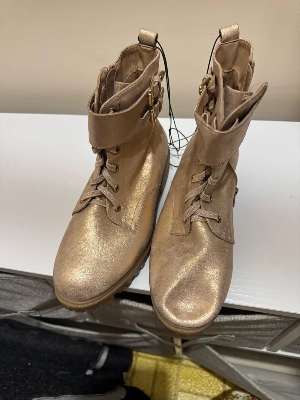 Kids gold Boots.. brand new with tags. Size 5